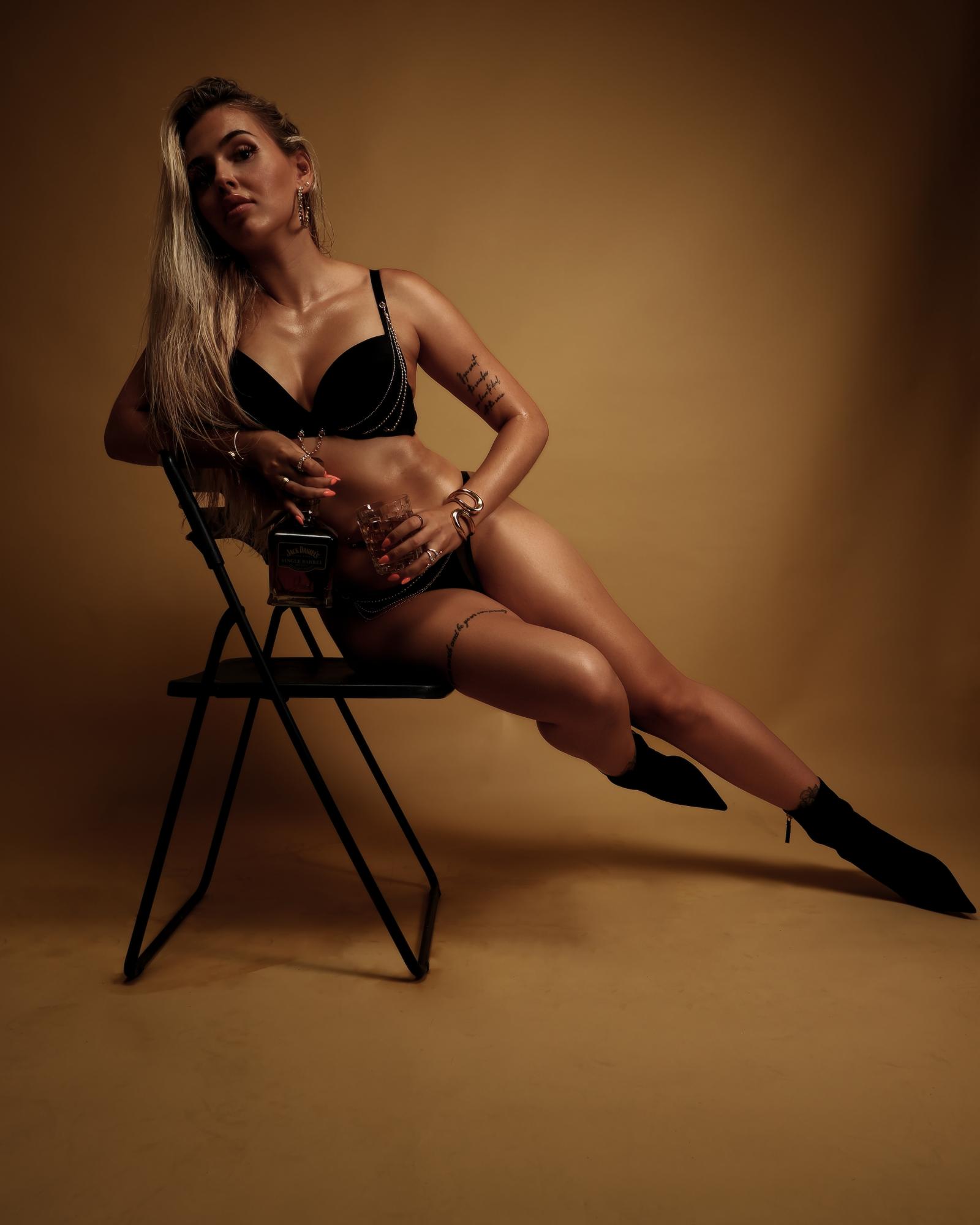 Jack Loves It Here - christian otto & Ameli Image 2