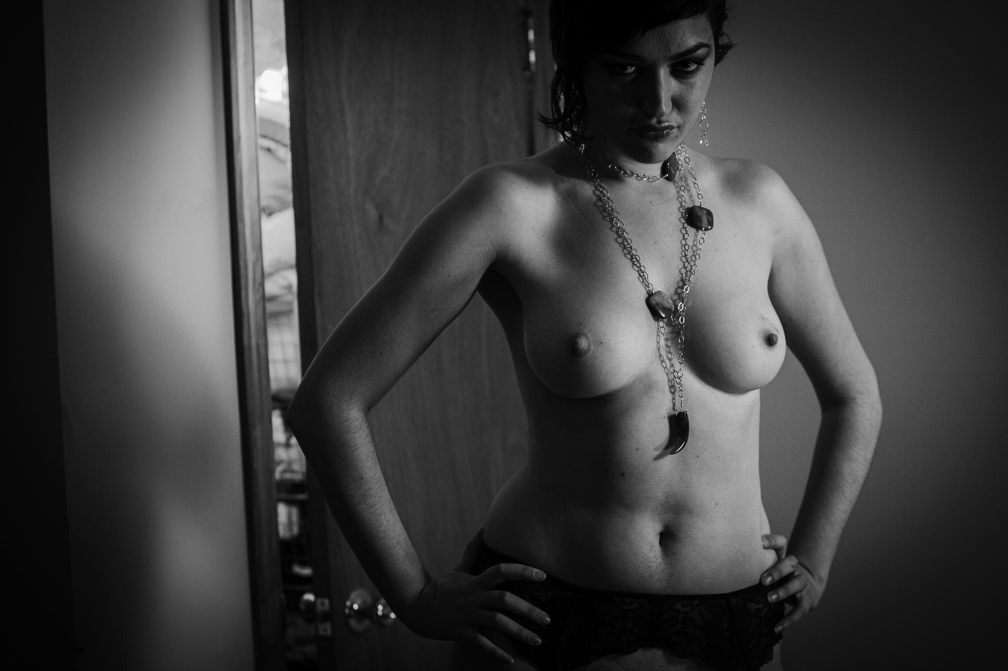 Jewels & Stockings - Gaspar Marquez & Persiana Image 23