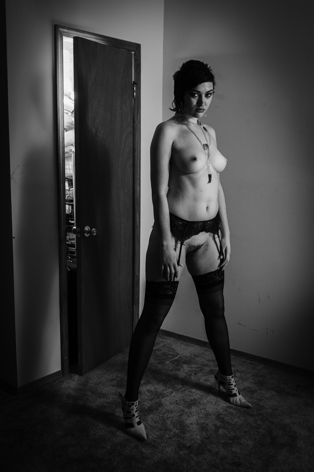 Jewels & Stockings - Gaspar Marquez & Persiana Image 17