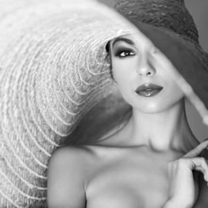 Joaquin F Ruiz Pilar Walinot Maria Lpez Velasco Ubedies Artesania La Pamela 1 Swilt81 Boudoir Poses in Photo Studio