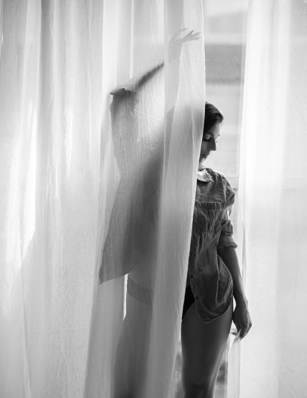 Joseph Hipolito & Taylor Welch - All The Right Curves Image 7