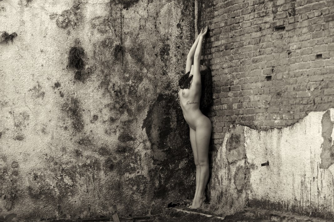 Lechat & Agata - Red In Black And White Image 4