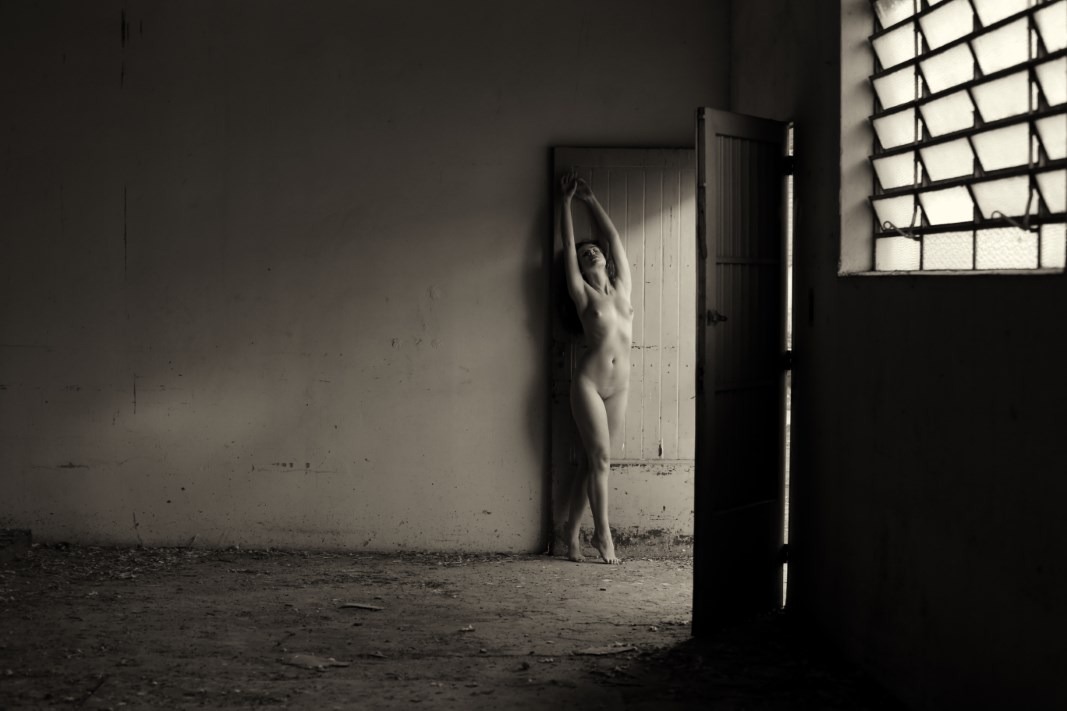 Lechat & Agata - Red In Black And White Image 7