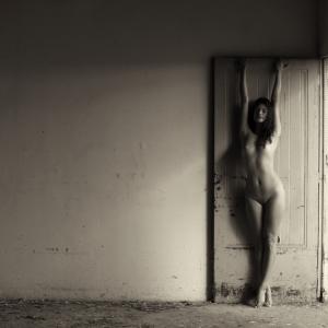 Lechat Bia 11 4vjf0ho Boudoir Poses Near a Door