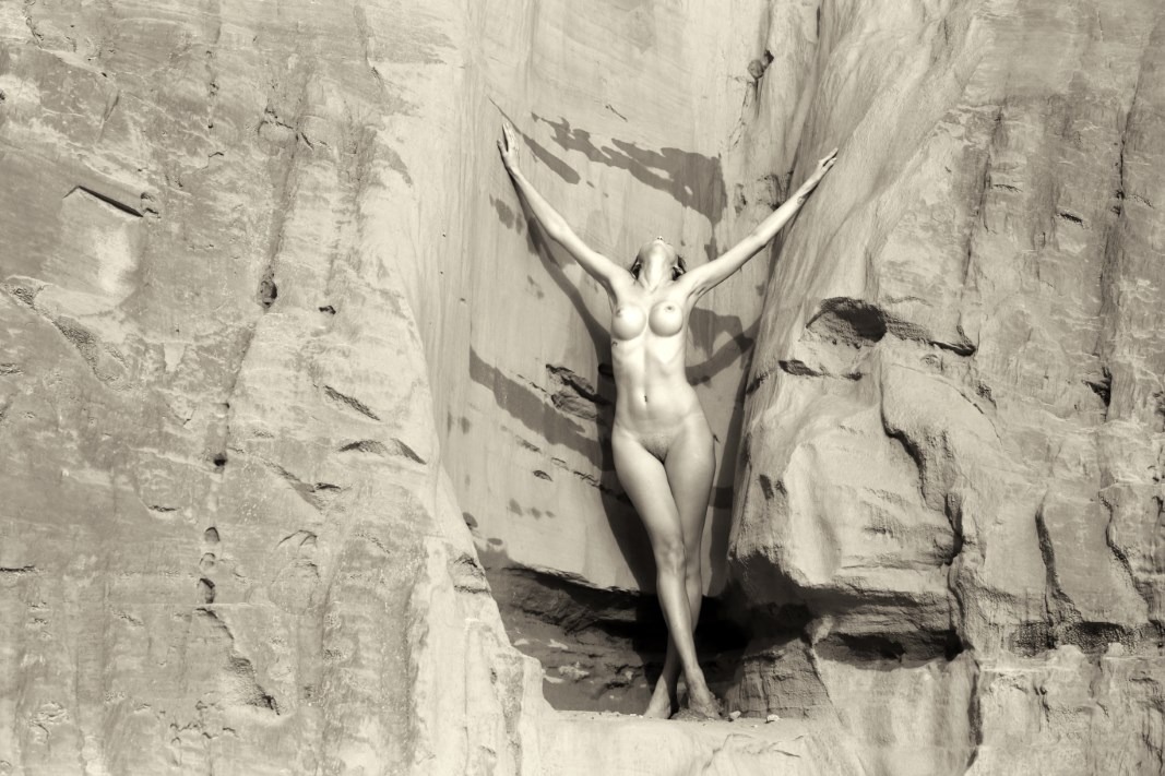 Lechat & Paloma Magalhães - There She Was, In The Desert, In Front Of Me! Image 5