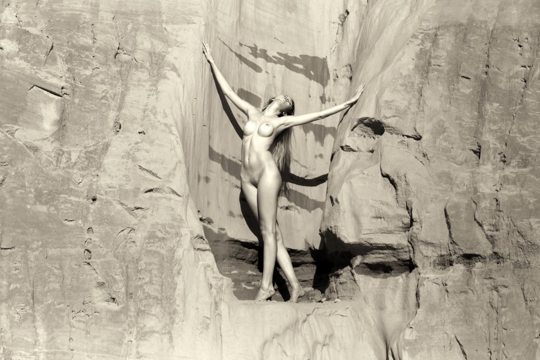 Lechat & Paloma Magalhães - There She Was, In The Desert, In Front Of Me! Image 6