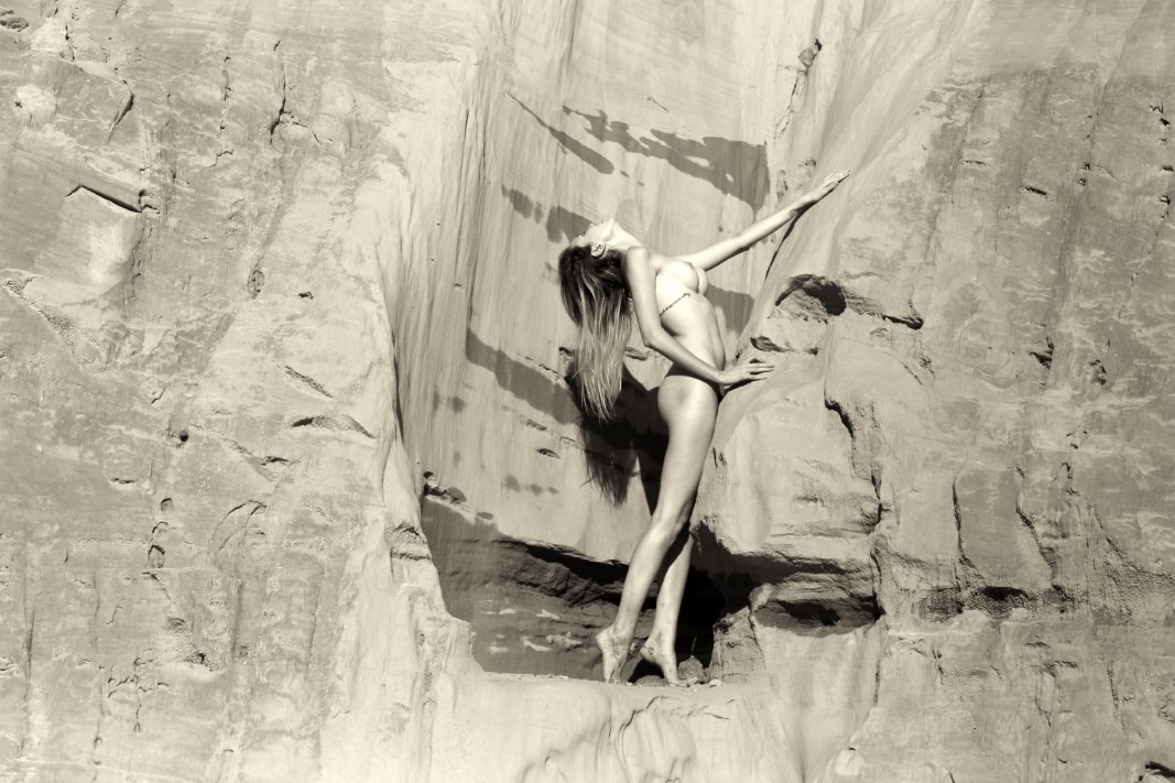 Lechat & Paloma Magalhães - There She Was, In The Desert, In Front Of Me! Image 8
