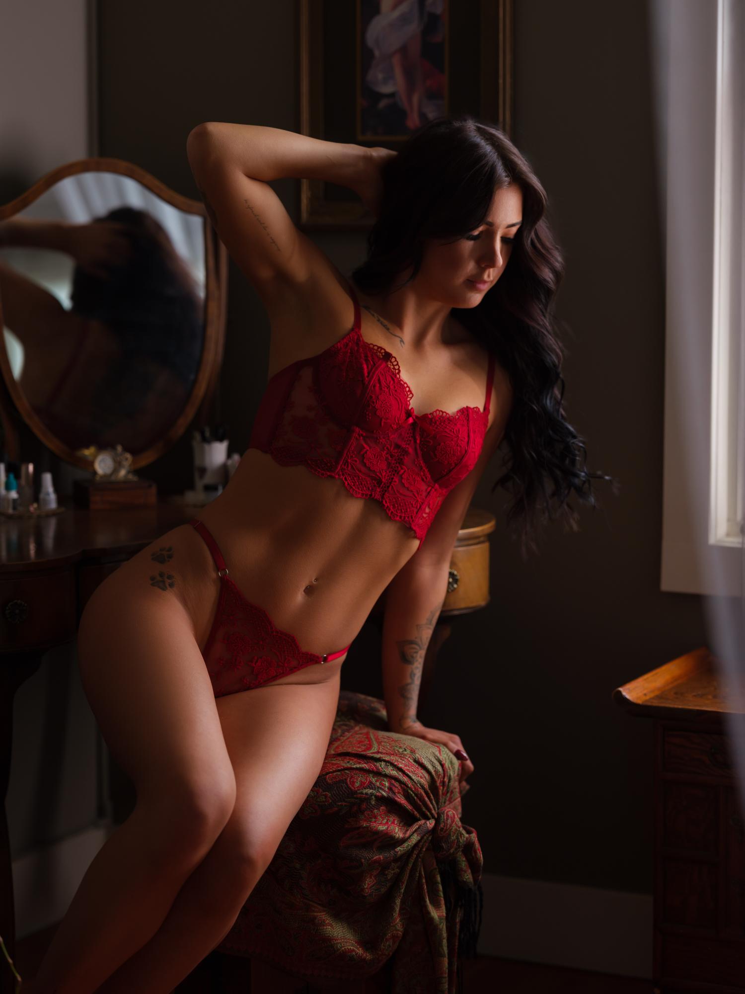 Liv In The Moment - Jon Jimenez & Liv Heptonstall Image 3