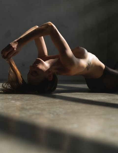 Mark C. Hanson & Jocelyn Binder & Honey Birdette - Through The Glass Image 14