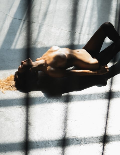 Mark C. Hanson & Jocelyn Binder & Honey Birdette - Through The Glass Image 15
