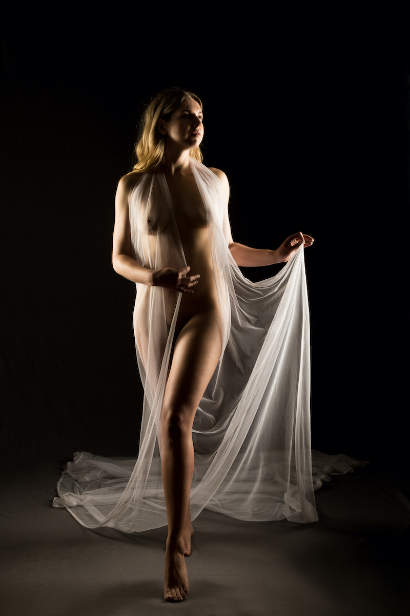 Meet Rachel, in the Dark - Rachel Rushby & Jorge Colvin Image 4