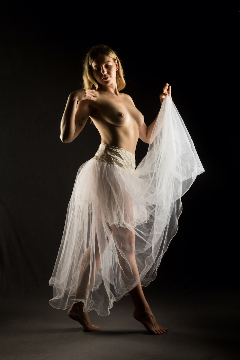 Meet Rachel, in the Dark - Rachel Rushby & Jorge Colvin Image 5