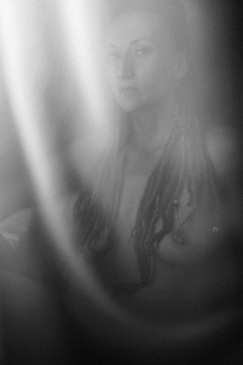 Monroe's Last Night - Ekaterina & Valleri Shama Image 4