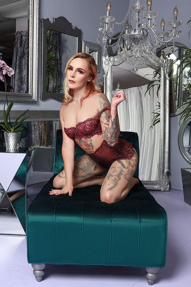 Montanaevan & Bailey Stowe - Orange Crush Image 23