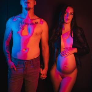 Neon Maternity Boudoir - Dijana Szewczyk