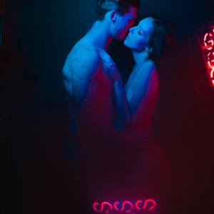 Neon Maternity Boudoir Dijana Szewczyk 8 Ajpcn2g Neon Lights
