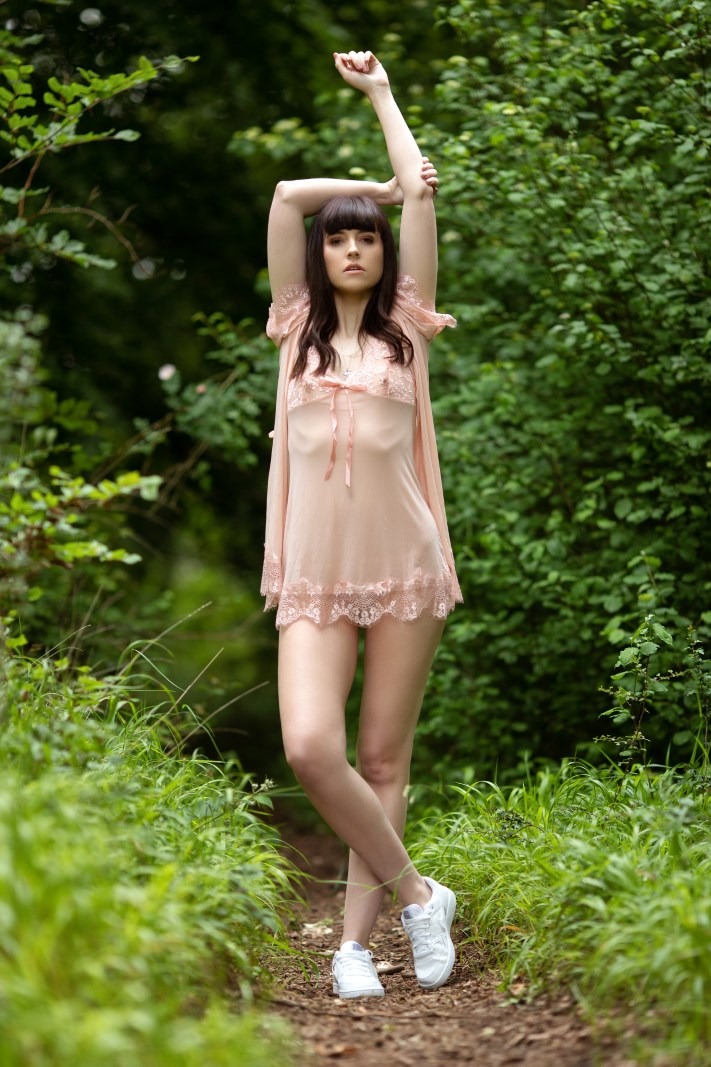 Nicholas Goldsworthy & Hannorah - Summer Walks Image 17