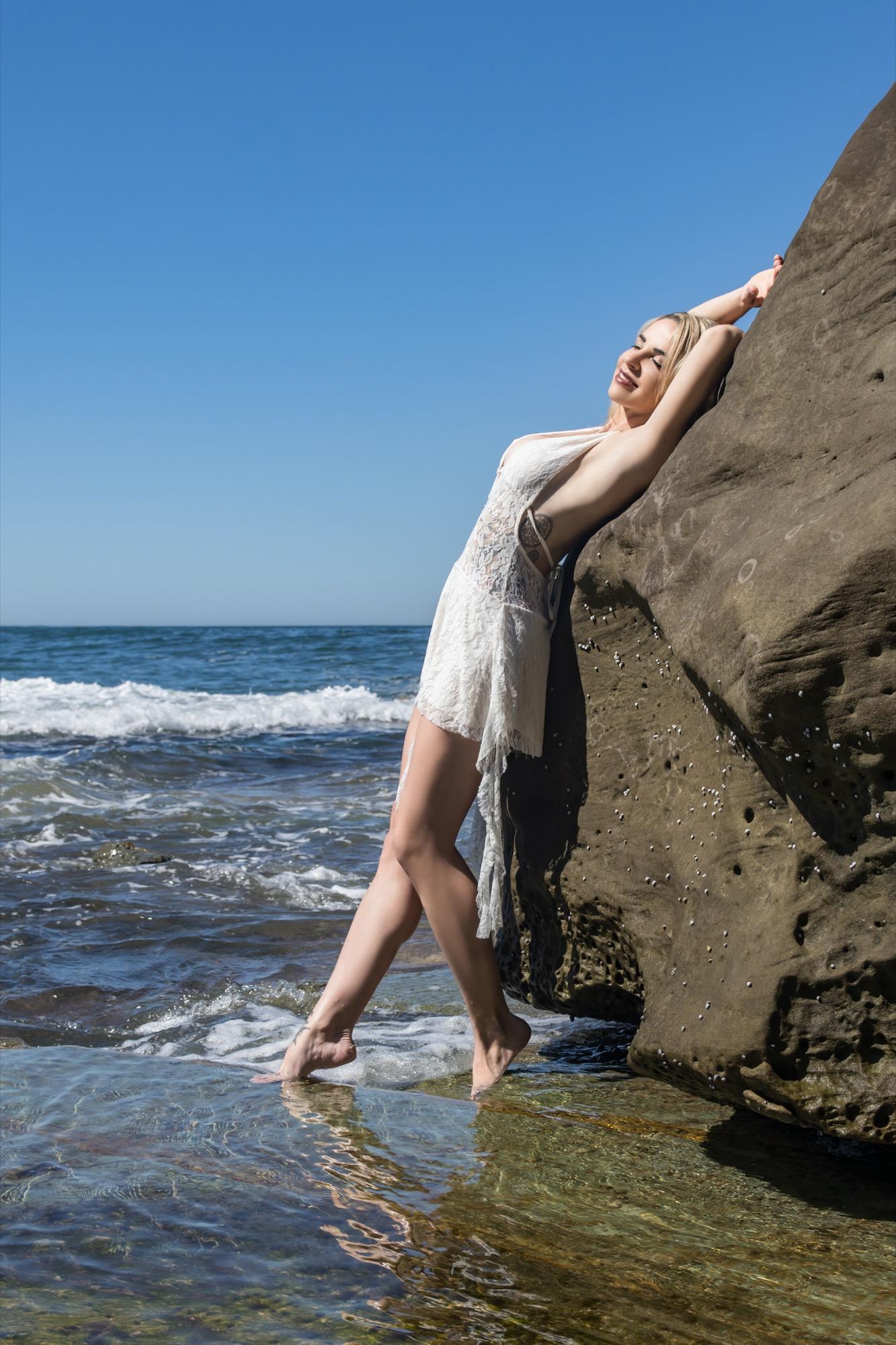 Nikki Rocks - Jorge Colvin & Nikki Schofield Image 3