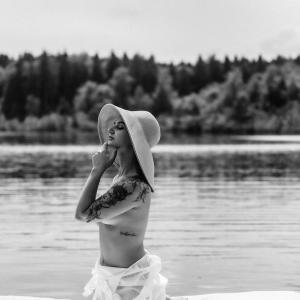 Not without My Hat -  Aylin Pauli & Irene Friesen  