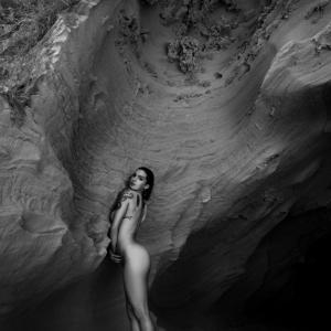 Nvde Claire Clara Poles Scar Bueno 8 8c9fq41 Outdoor Boudoir Photography