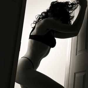 Out Of The Frame - Roxy Van Plume & Mihaela Rogova