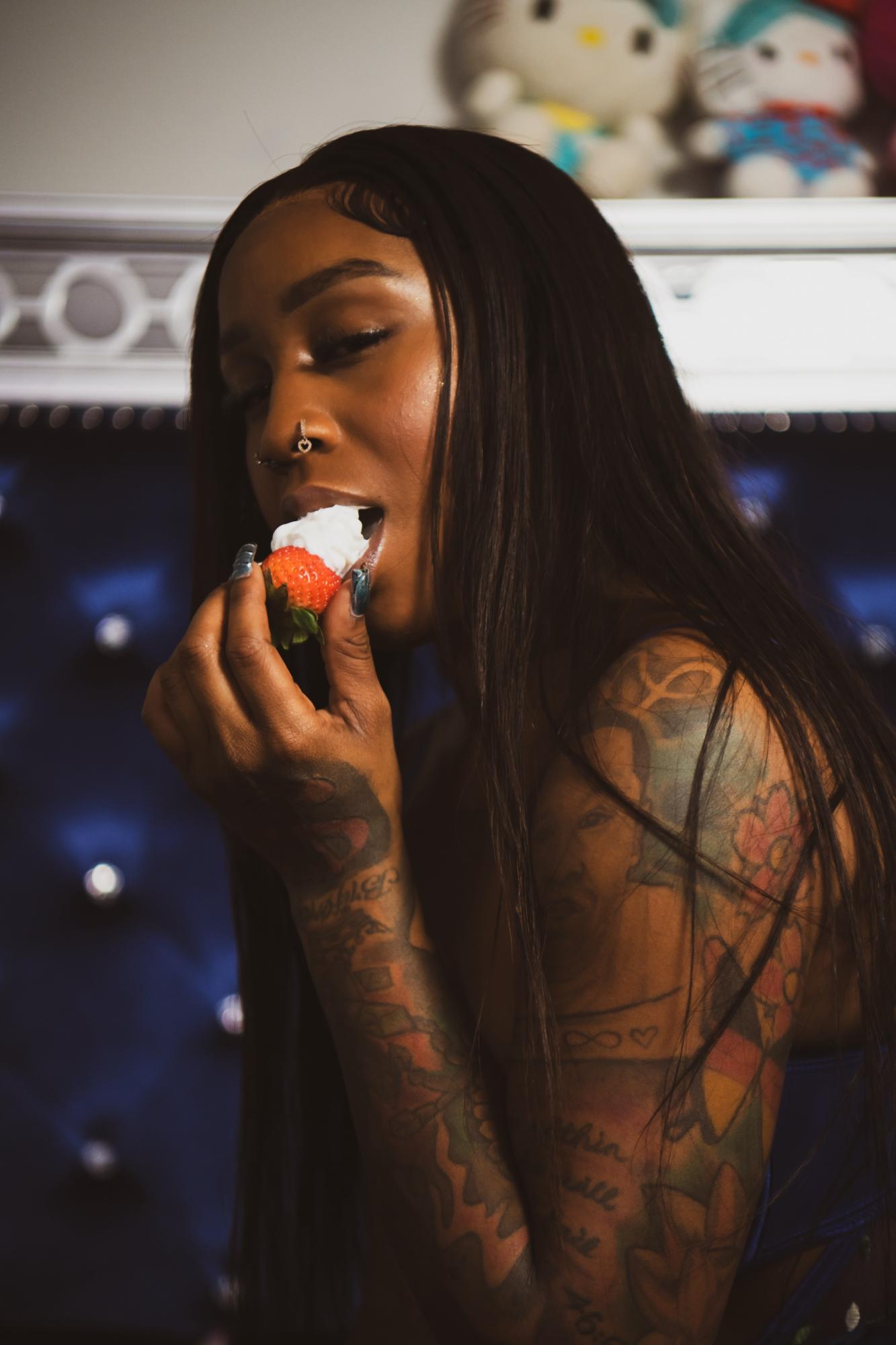 Petals & Passion: After Dark - BADDIEZ FAVORITE SHOOTER & Bhrif0reign Image 10