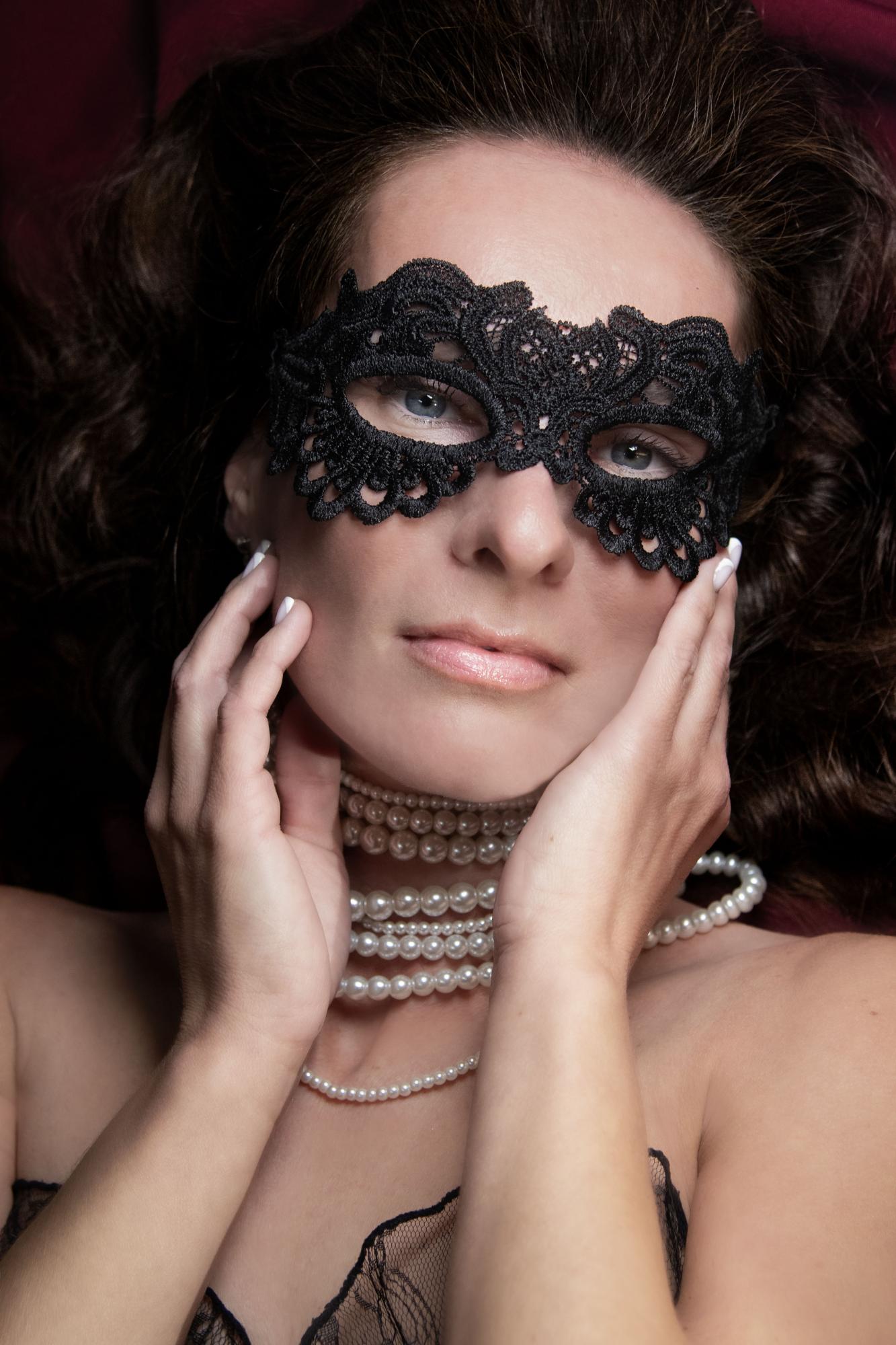 Photos That Combine Intimacy, Elegance, And Aesthetics, Revealing Femininity And Sensuality. - OKSANA MIKITIUK Image 6