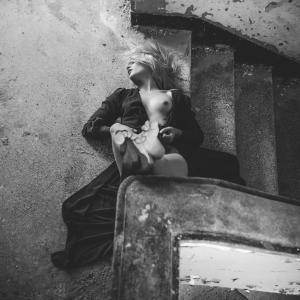 Red Velvet Blue Soul Carla M Adrian Chiliban 7 7xd3rjo Boudoir Poses on Stairs or Ladders