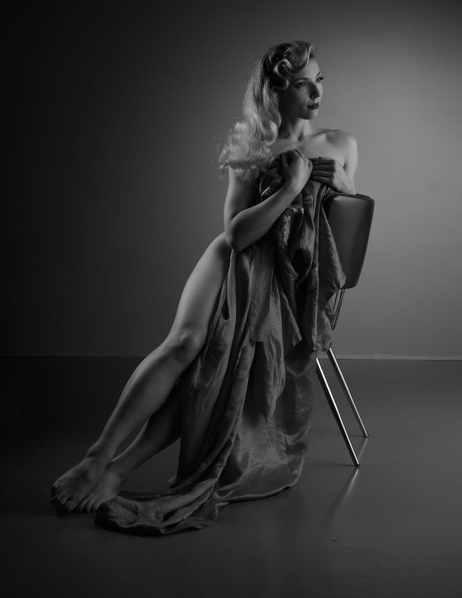 Retro Glamour - Emma Cat & Terry Mendoza Image 12