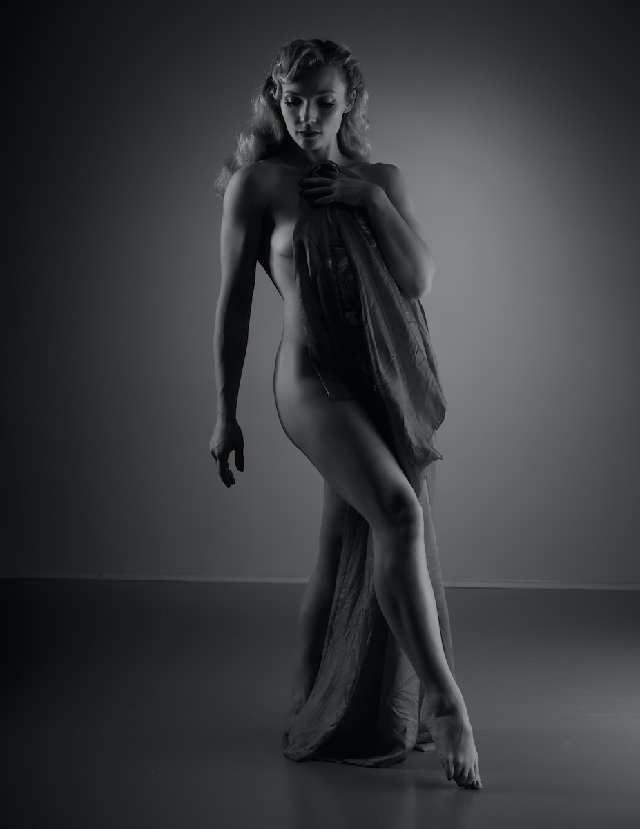 Retro Glamour - Emma Cat & Terry Mendoza Image 8