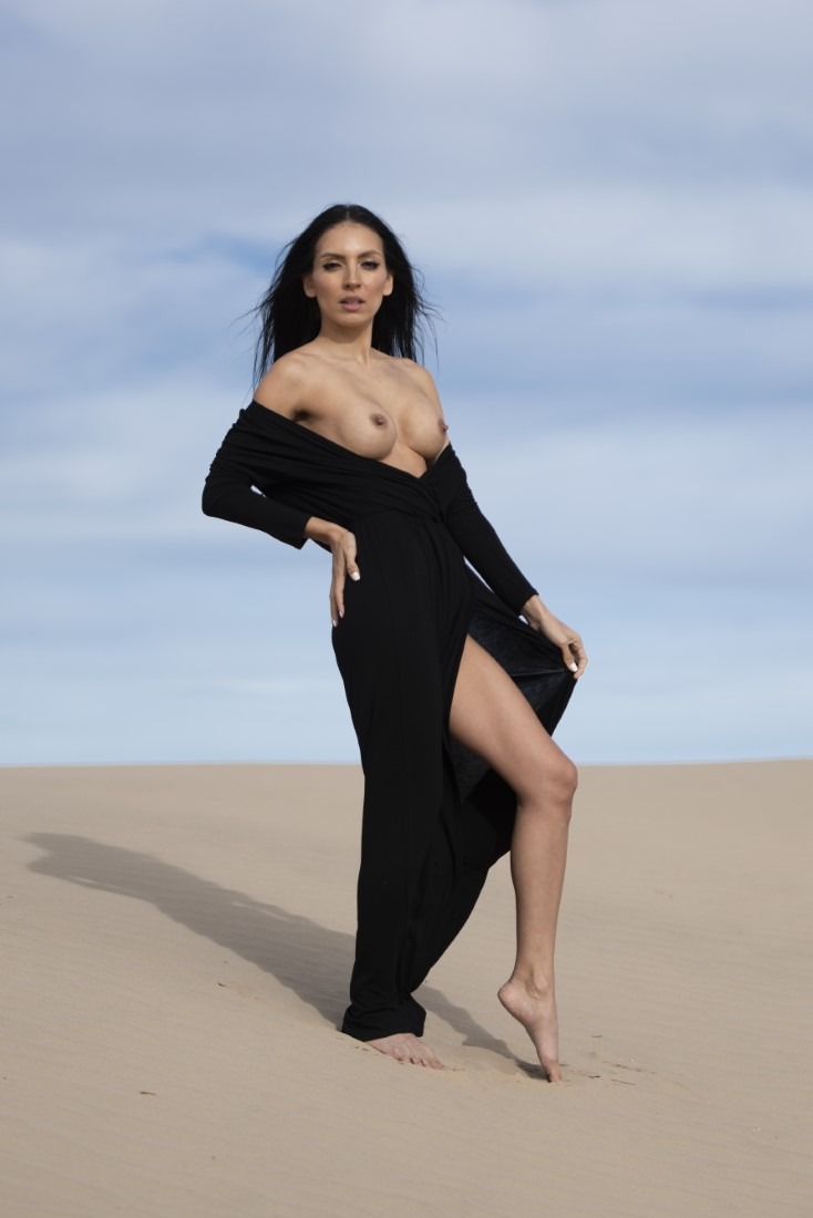 Sand And Sky - Zahria & Light Sketch Studio Image 18