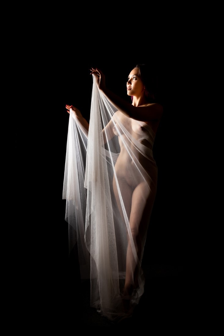 Sara In Low Key - Sarah & Jorge Colvin Image 16