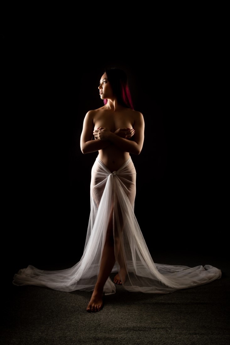 Sara In Low Key - Sarah & Jorge Colvin Image 17