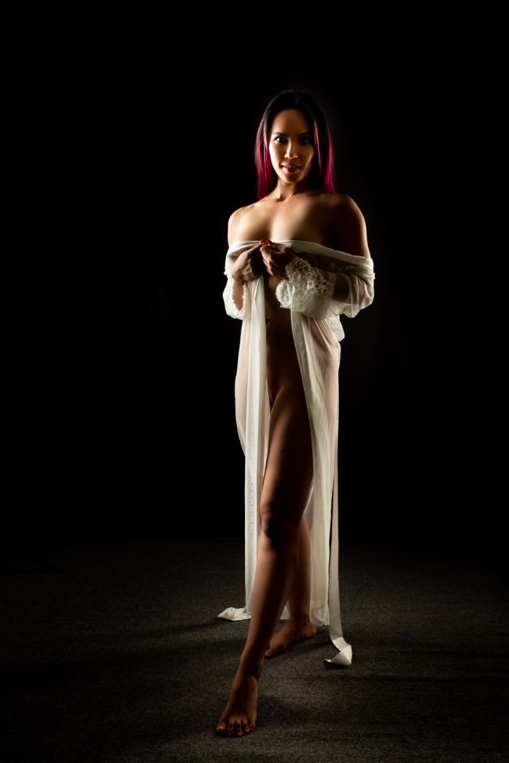 Sara In Low Key - Sarah & Jorge Colvin Image 19