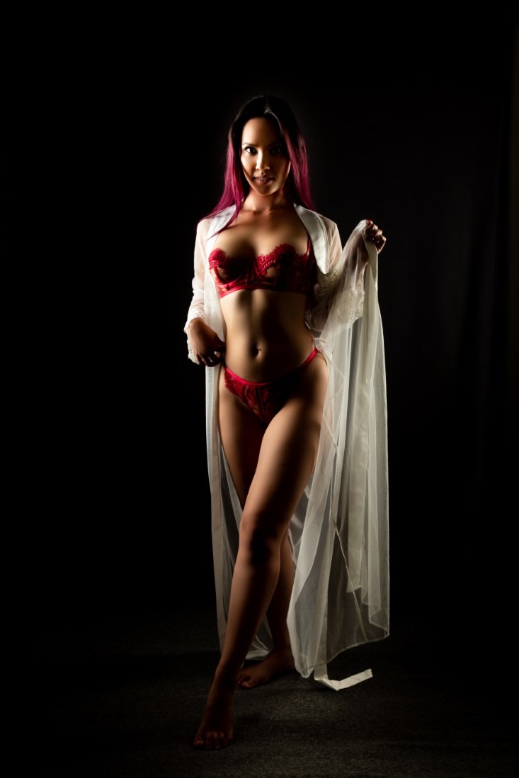 Sara In Low Key - Sarah & Jorge Colvin Image 20