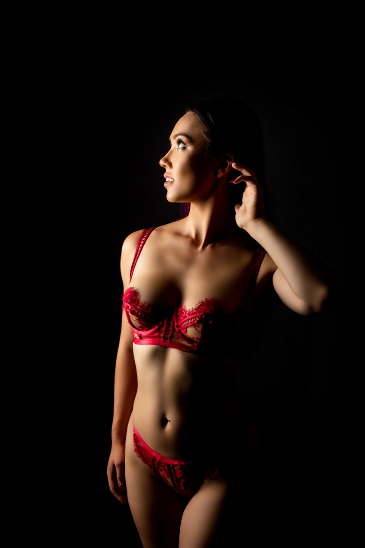 Sara In Low Key - Sarah & Jorge Colvin Image 21