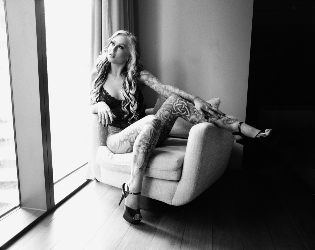 Seductive - Michaela & Vito Servideo Image 14