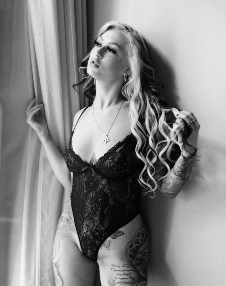 Seductive - Michaela & Vito Servideo Image 17