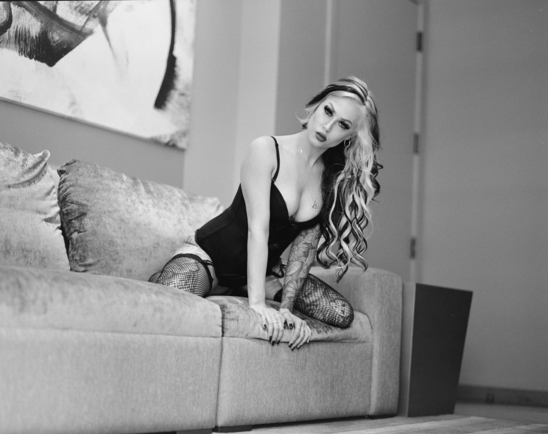 Seductive - Michaela & Vito Servideo Image 27