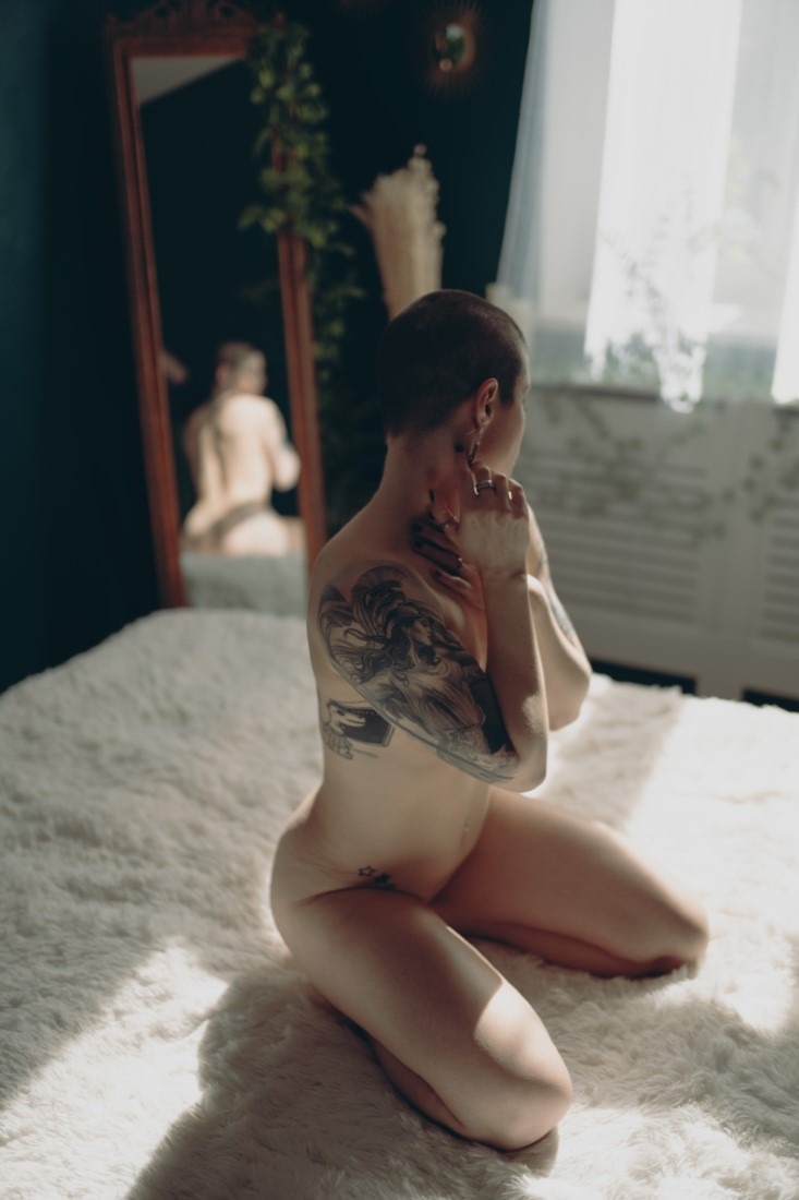 Sensual Woman - Iris & Durand Morgan Image 5