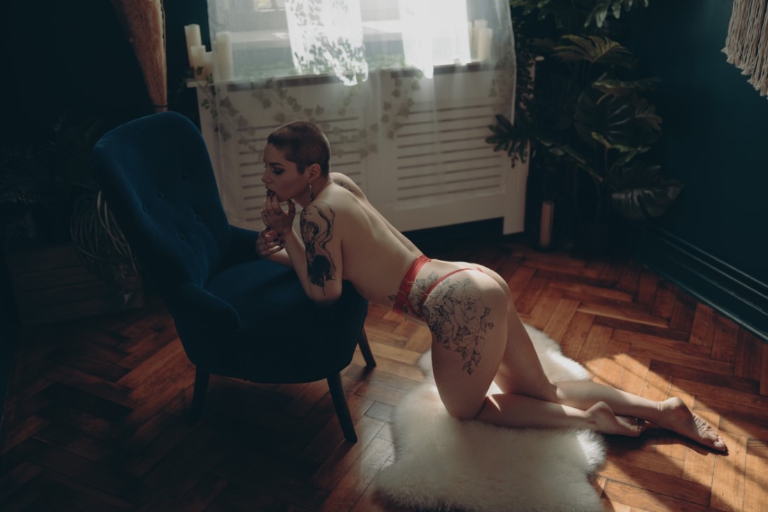 Sensual Woman - Iris & Durand Morgan Image 7