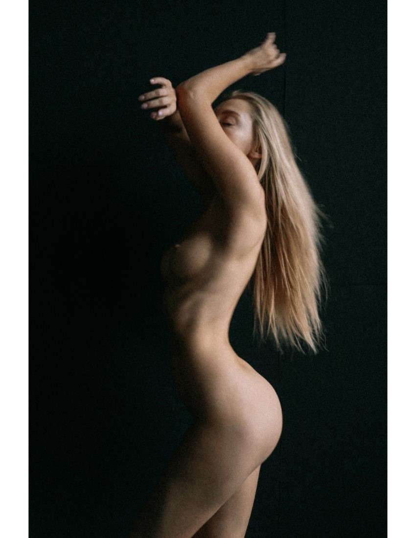 Silhouette - Anna Ioannova & Sophie Sivolap Image 5