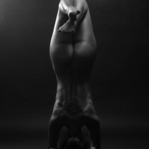 Smoking Hot Claudia Bastien Oscar Bustos 2 9hmods5 Boudoir Poses on the Floor
