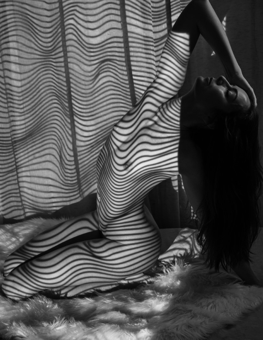 Smoking Hot - Claudia Bastien & Oscar Bustos Image 21