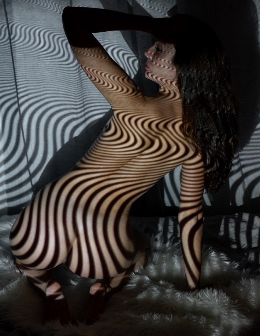Smoking Hot - Claudia Bastien & Oscar Bustos Image 24