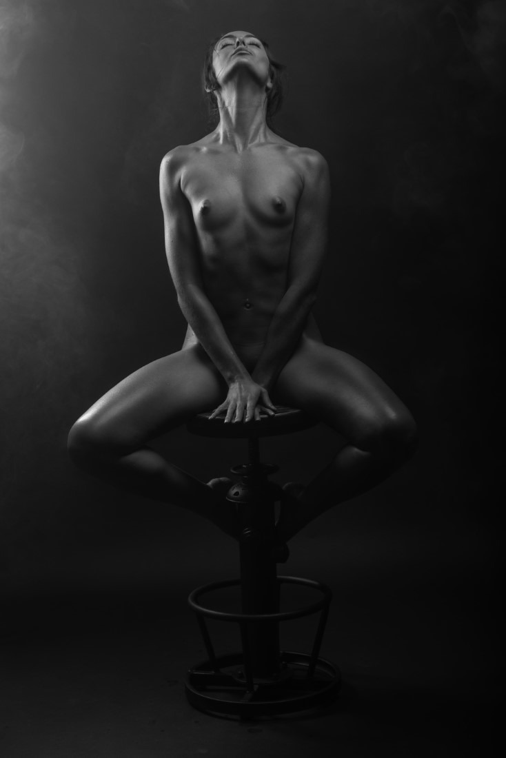 Smoking Hot - Claudia Bastien & Oscar Bustos Image 5