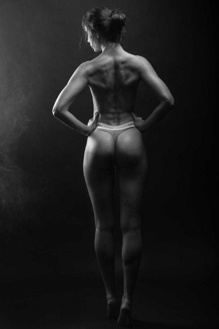 Smoking Hot - Claudia Bastien & Oscar Bustos Image 7