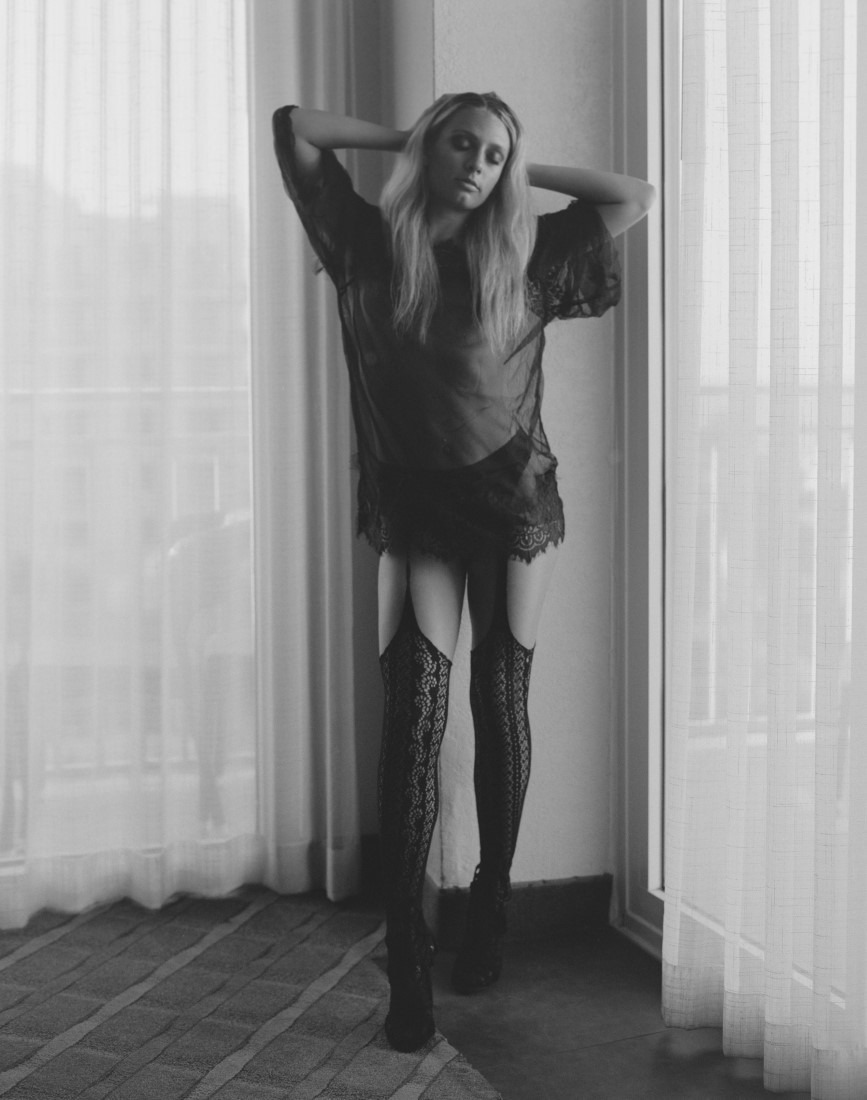 Sultry - Caitlyn Rose & Vito Servideo Image 10