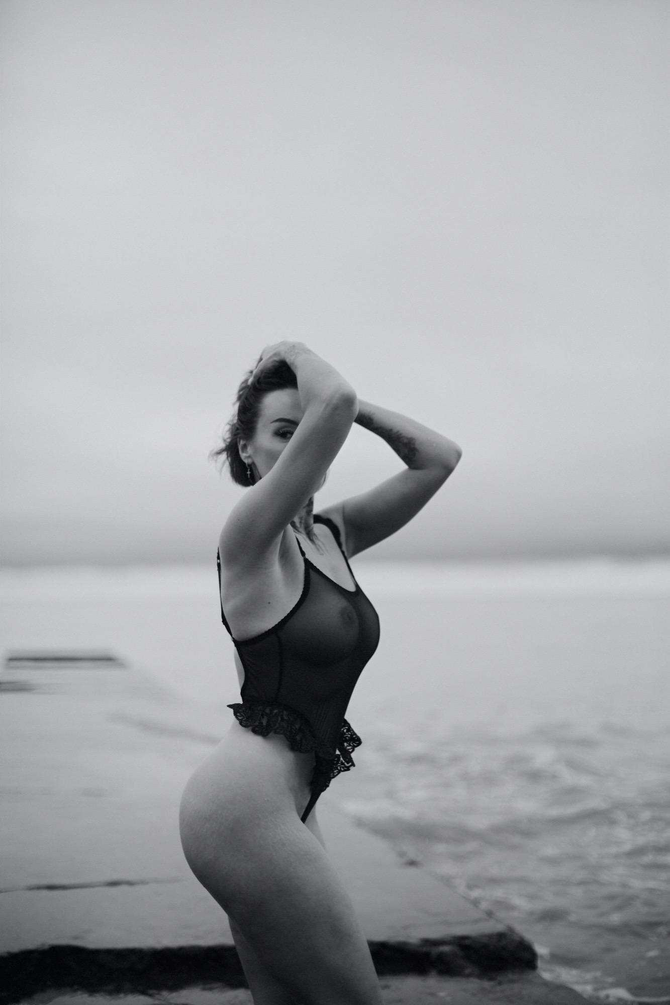 Tamerlane-near-the-beautiful-black-sea - Tamerlane & Alexandra Image 1