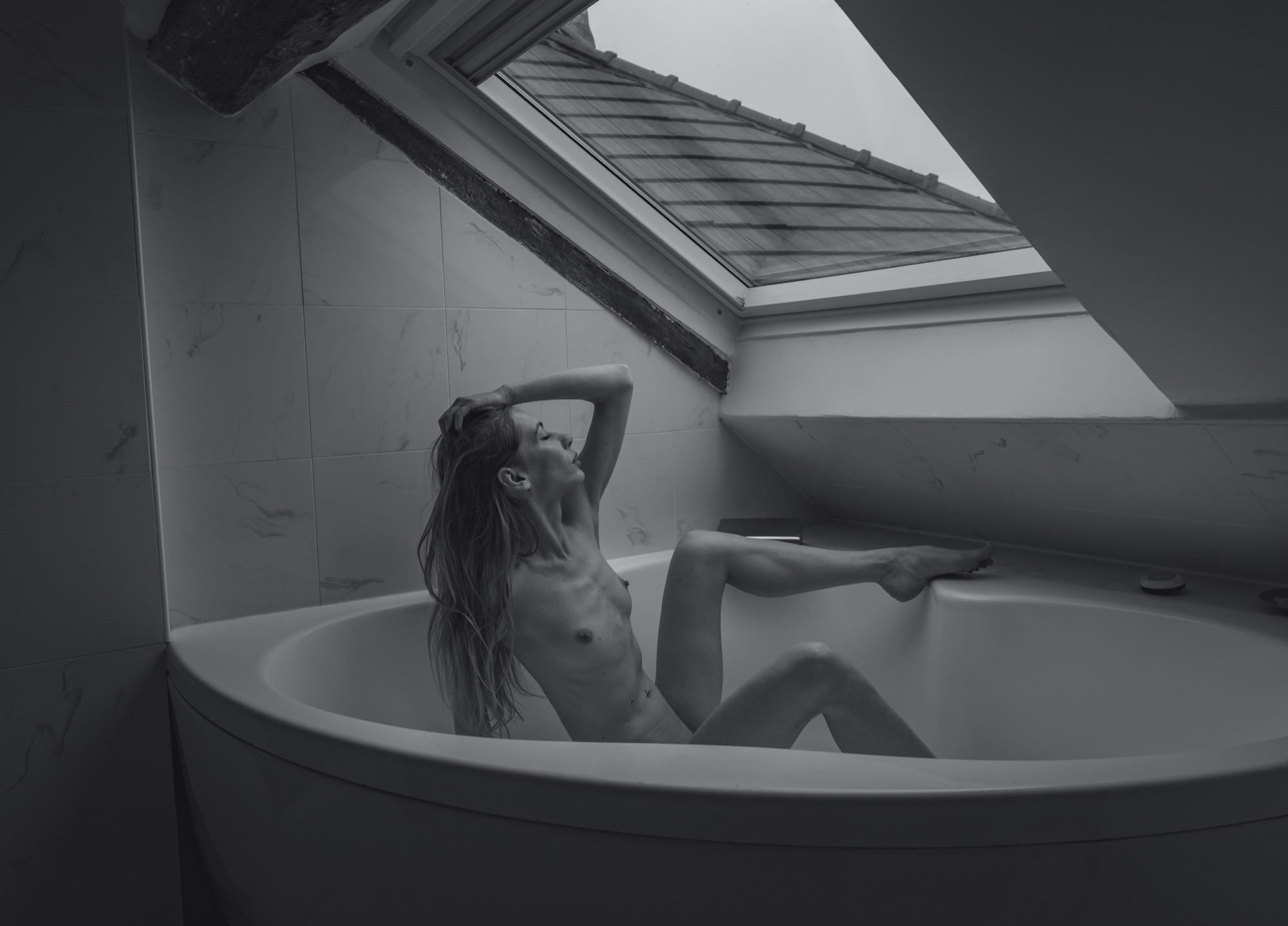 The Bathroom - Claudio Pari & Luci Image 1